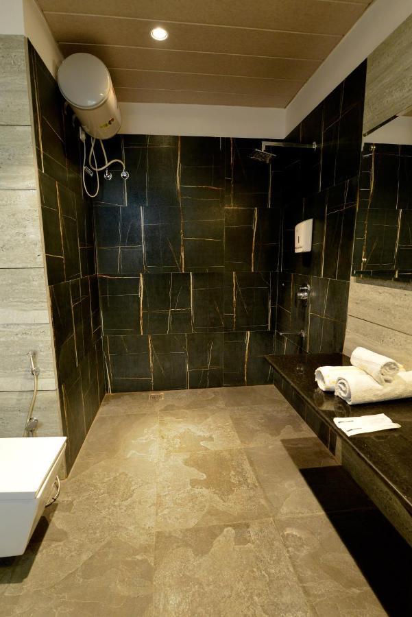 Hotel The Yellow Nayagaon エクステリア 写真