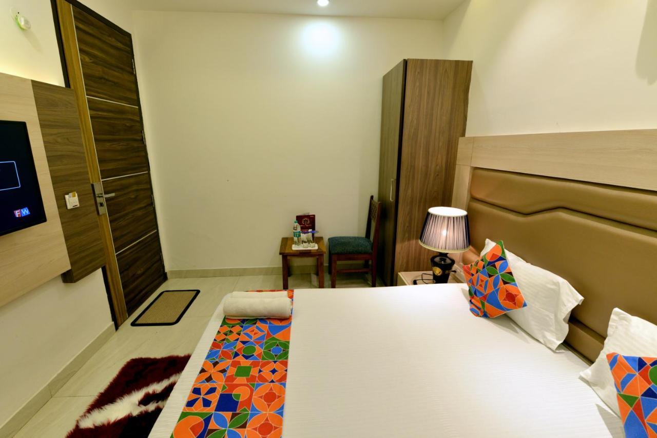 Hotel The Yellow Nayagaon エクステリア 写真